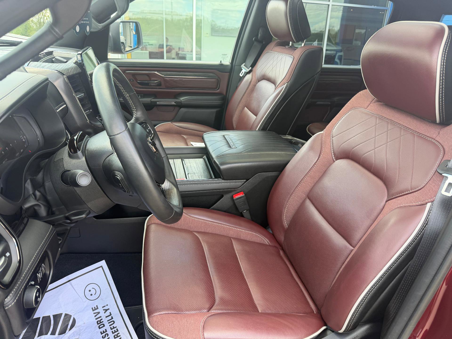 Used 2025 RAM 1500 Limited AWD/4WD image 17