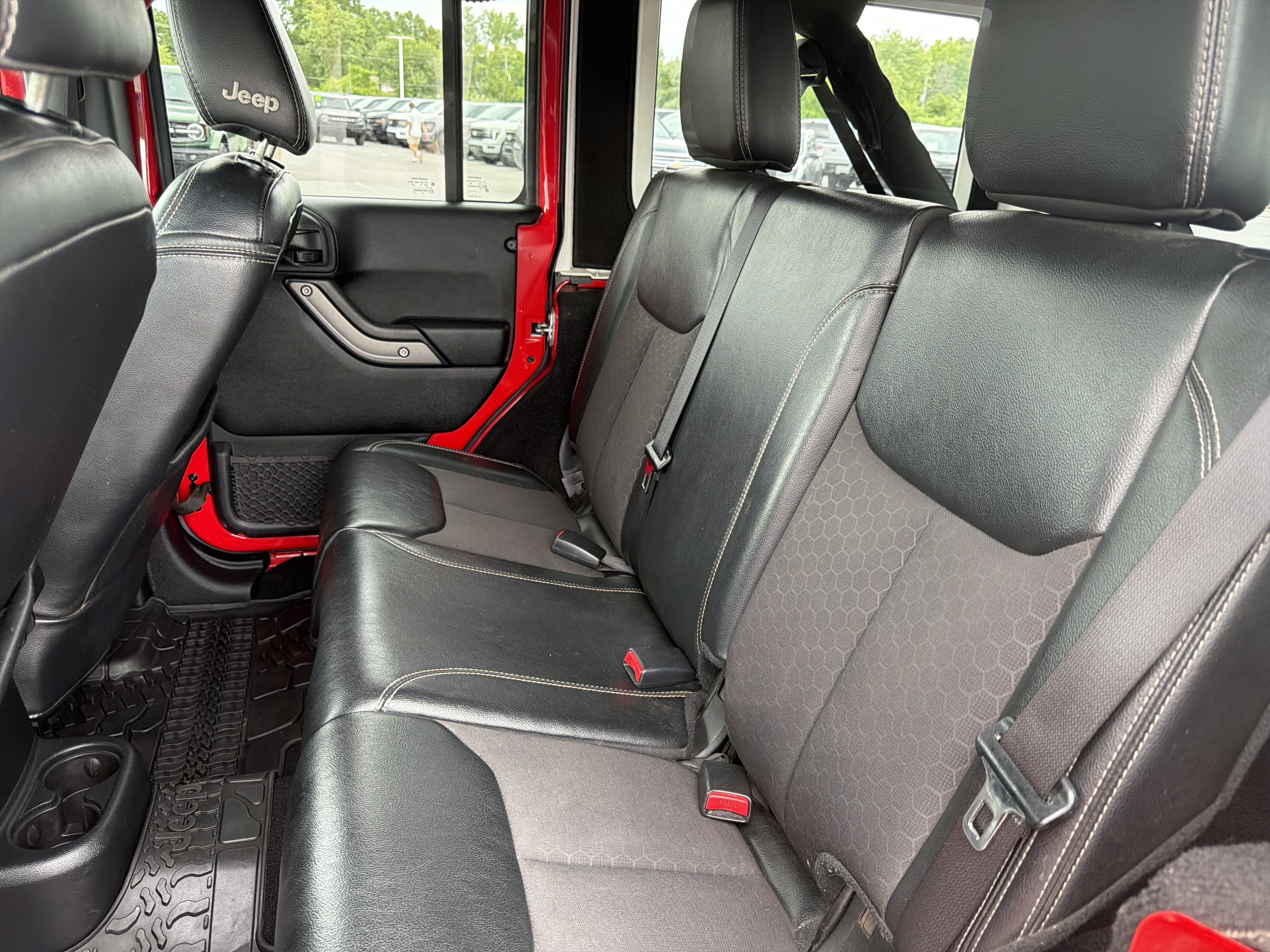 Used 2017 Jeep Wrangler Unlimited Sport AWD/4WD image 13