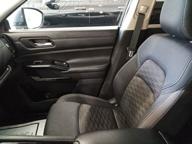 Used 2022 Nissan Pathfinder SV FWD image 10