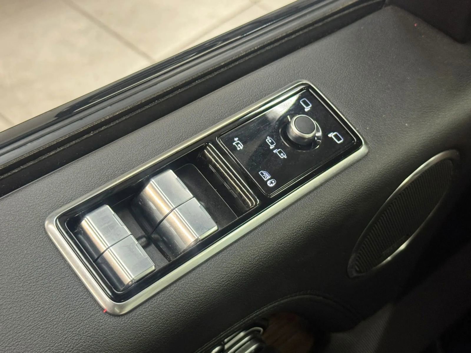 Used 2019 Land Rover Range Rover HSE image 26