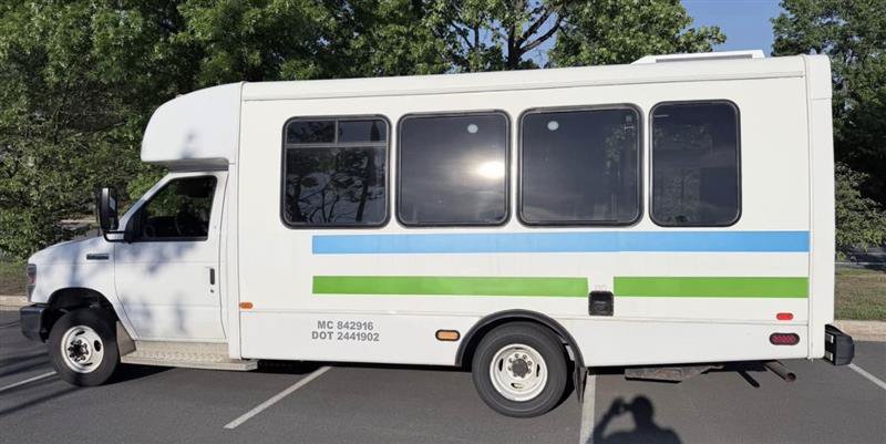 Used 2019 Ford E-450 and Econoline 450 Super Duty w/ Shuttle Bus Prep Package RWD image 4