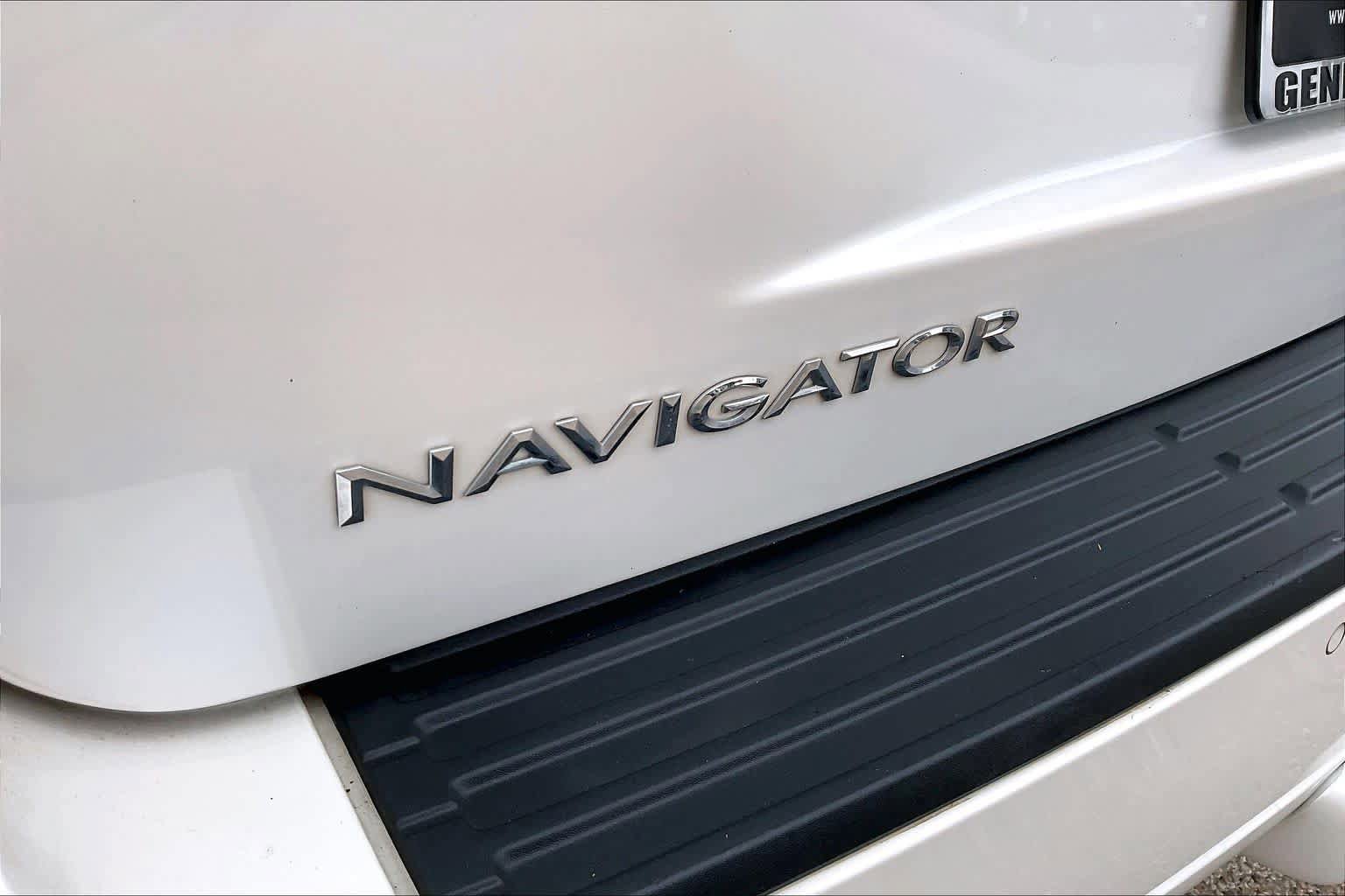 Used 2017 Lincoln Navigator Select AWD/4WD image 31