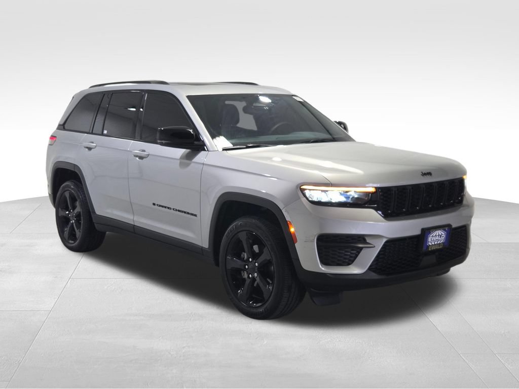 Certified 2023 Jeep Grand Cherokee Altitude AWD/4WD image 21