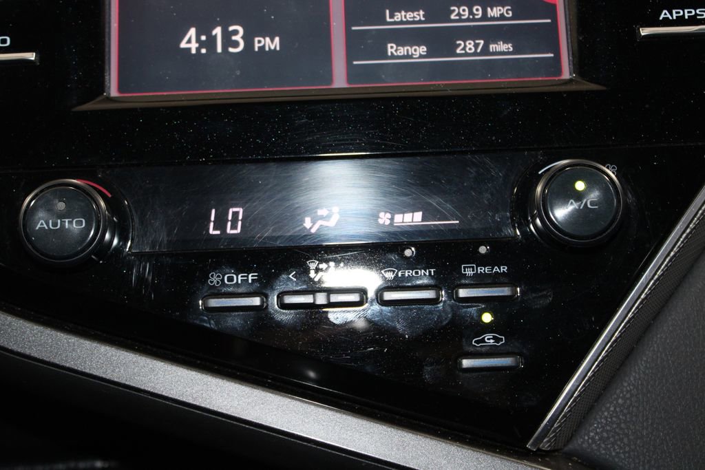 Used 2018 Toyota Camry SE image 27