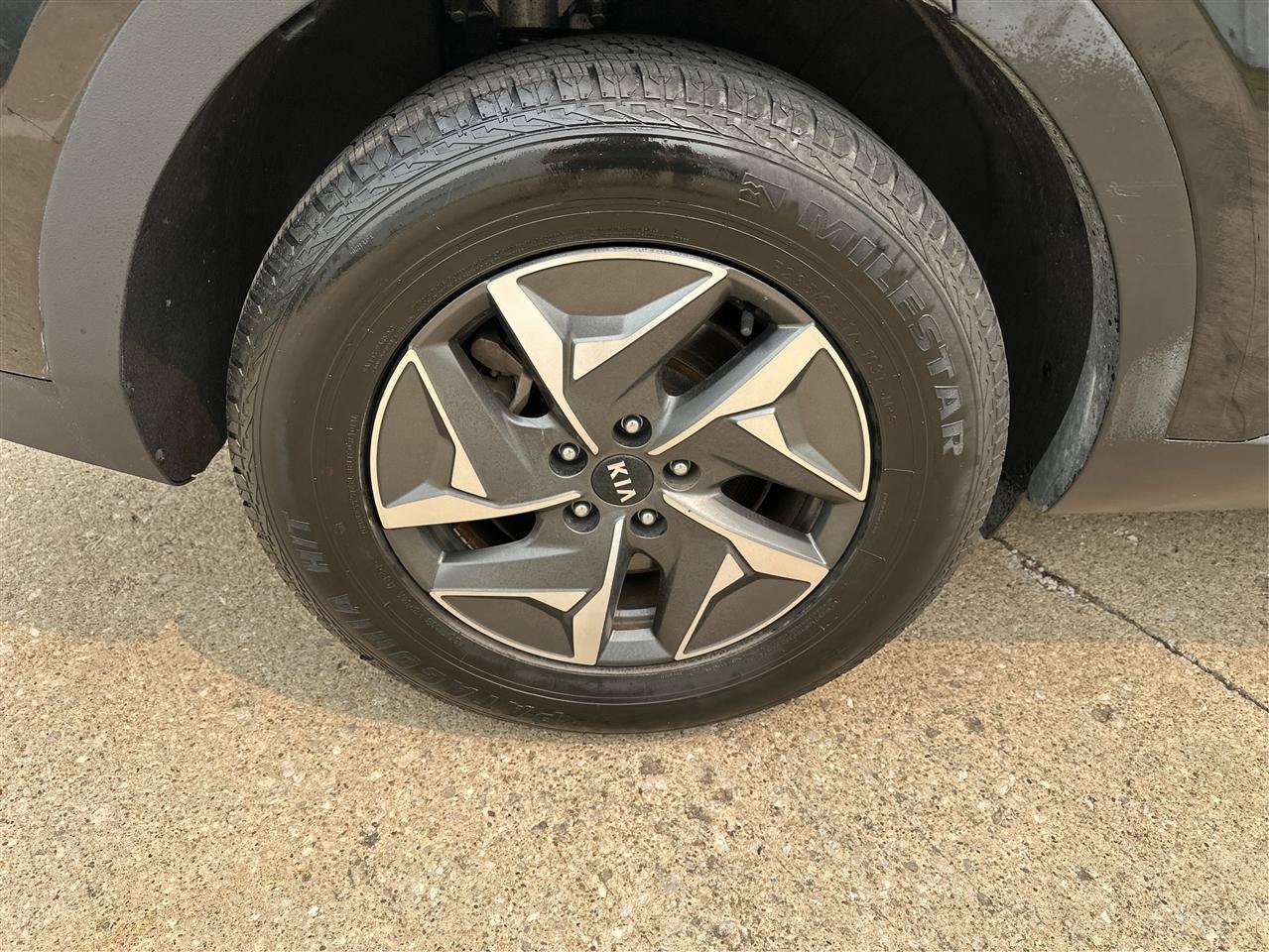 Used 2021 Kia Sorento S FWD image 26