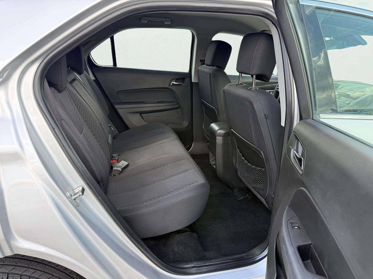 Used 2015 Chevrolet Equinox LS FWD image 13