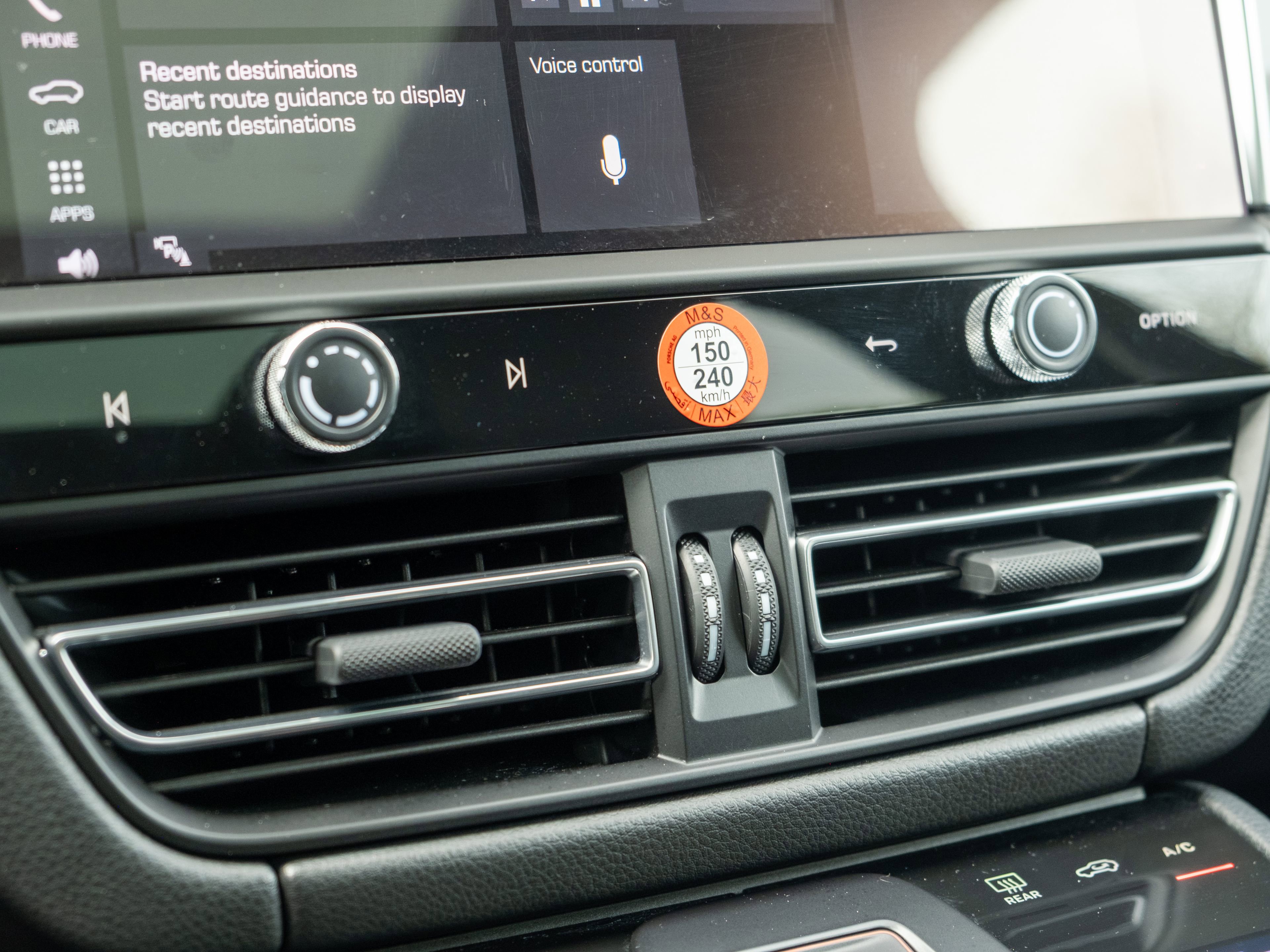 Certified 2026 Porsche Macan AWD/4WD image 22
