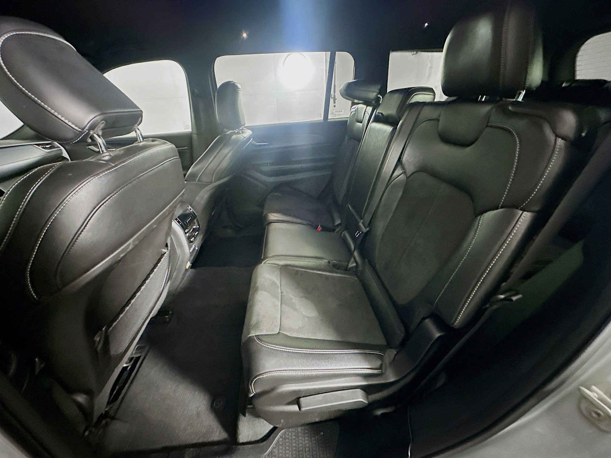 Used 2024 Jeep Grand Cherokee L Altitude image 27