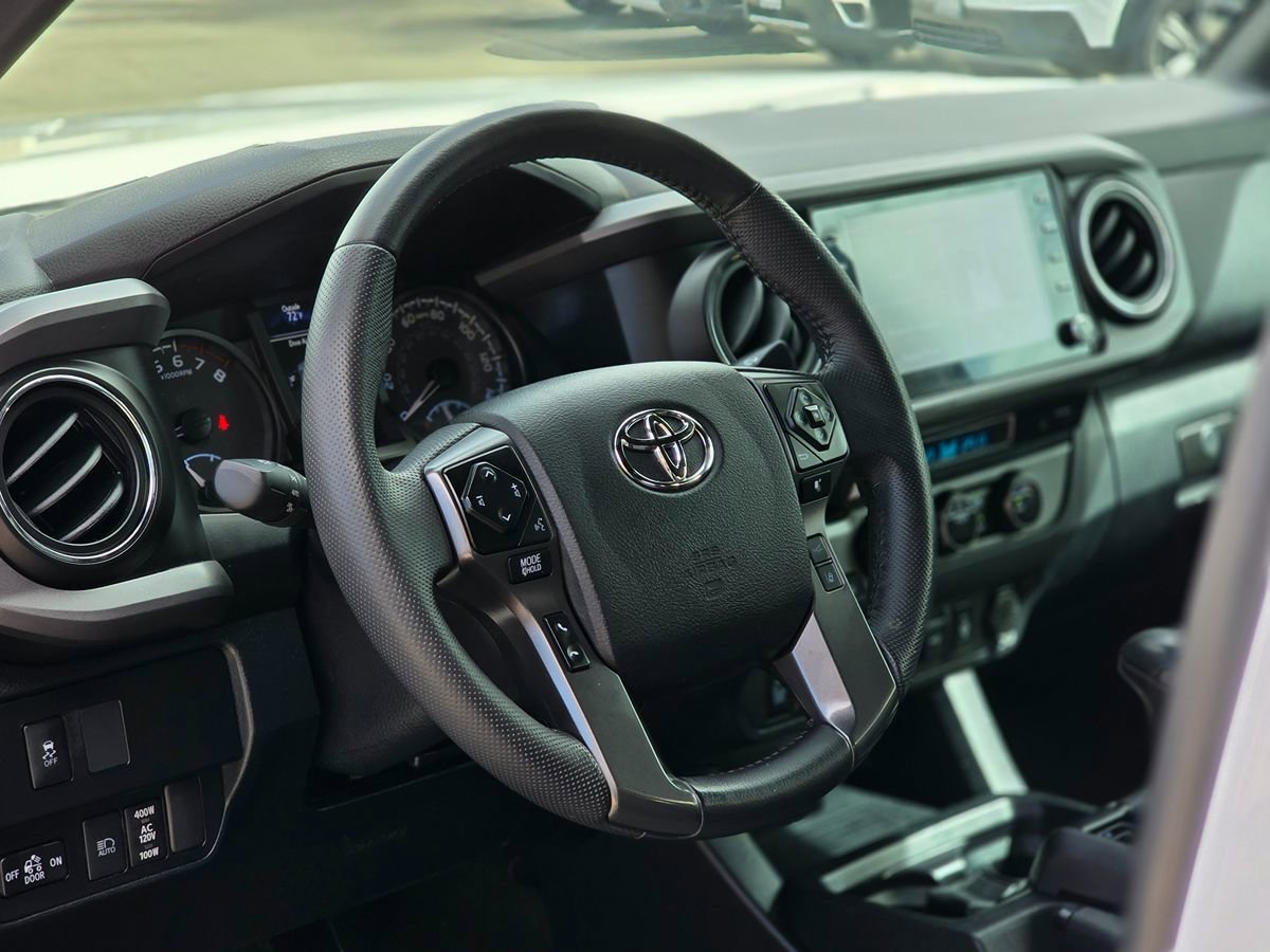 Used 2022 Toyota Tacoma TRD Off-Road w/ Technology Package AWD/4WD image 22