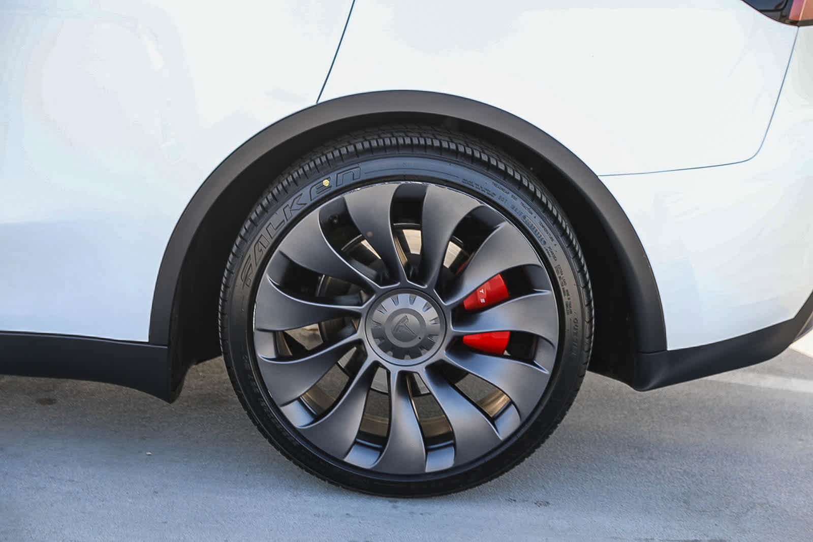 Used 2024 Tesla Model Y Performance AWD/4WD image 11