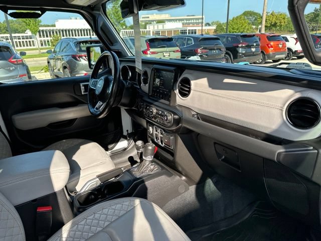 Used 2022 Jeep Wrangler Unlimited Sahara AWD/4WD image 18