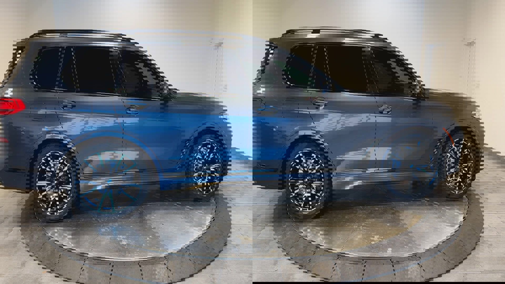 Used 2021 BMW X7 xDrive40i w/ M Sport Package image 9