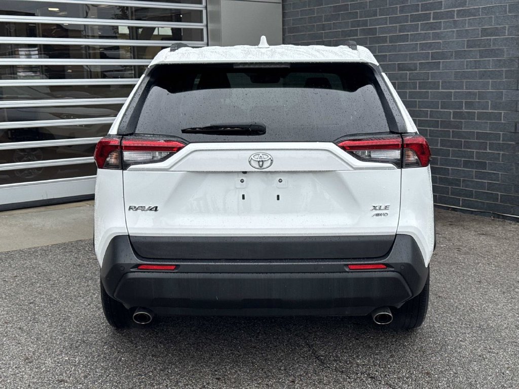 Used 2019 Toyota RAV4 XLE w/ Convenience Package AWD/4WD image 5