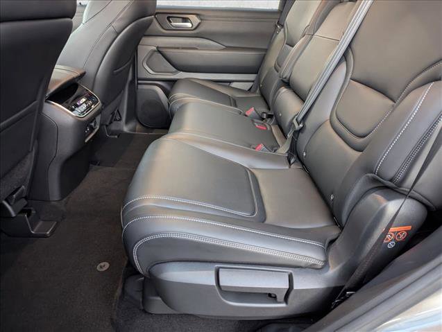 Used 2025 Nissan Armada SV image 15