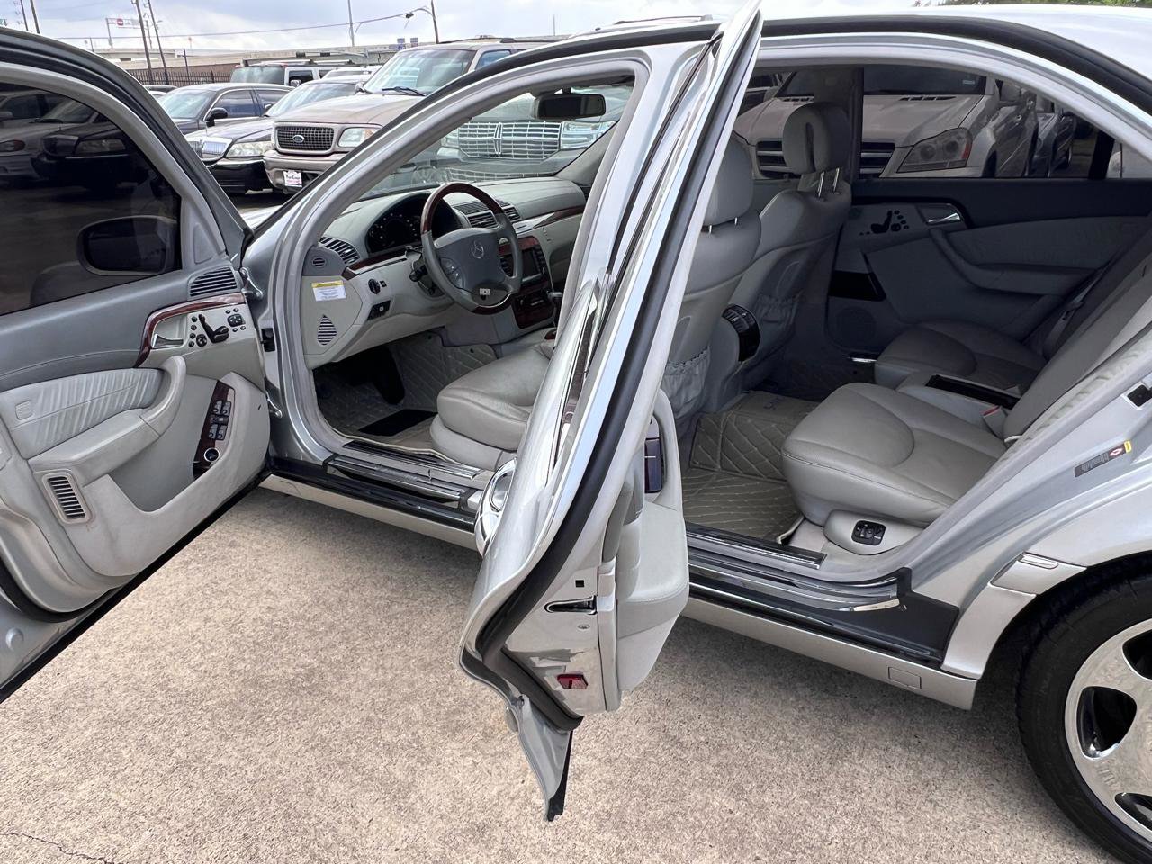 Used 2005 Mercedes-Benz S 600 image 32