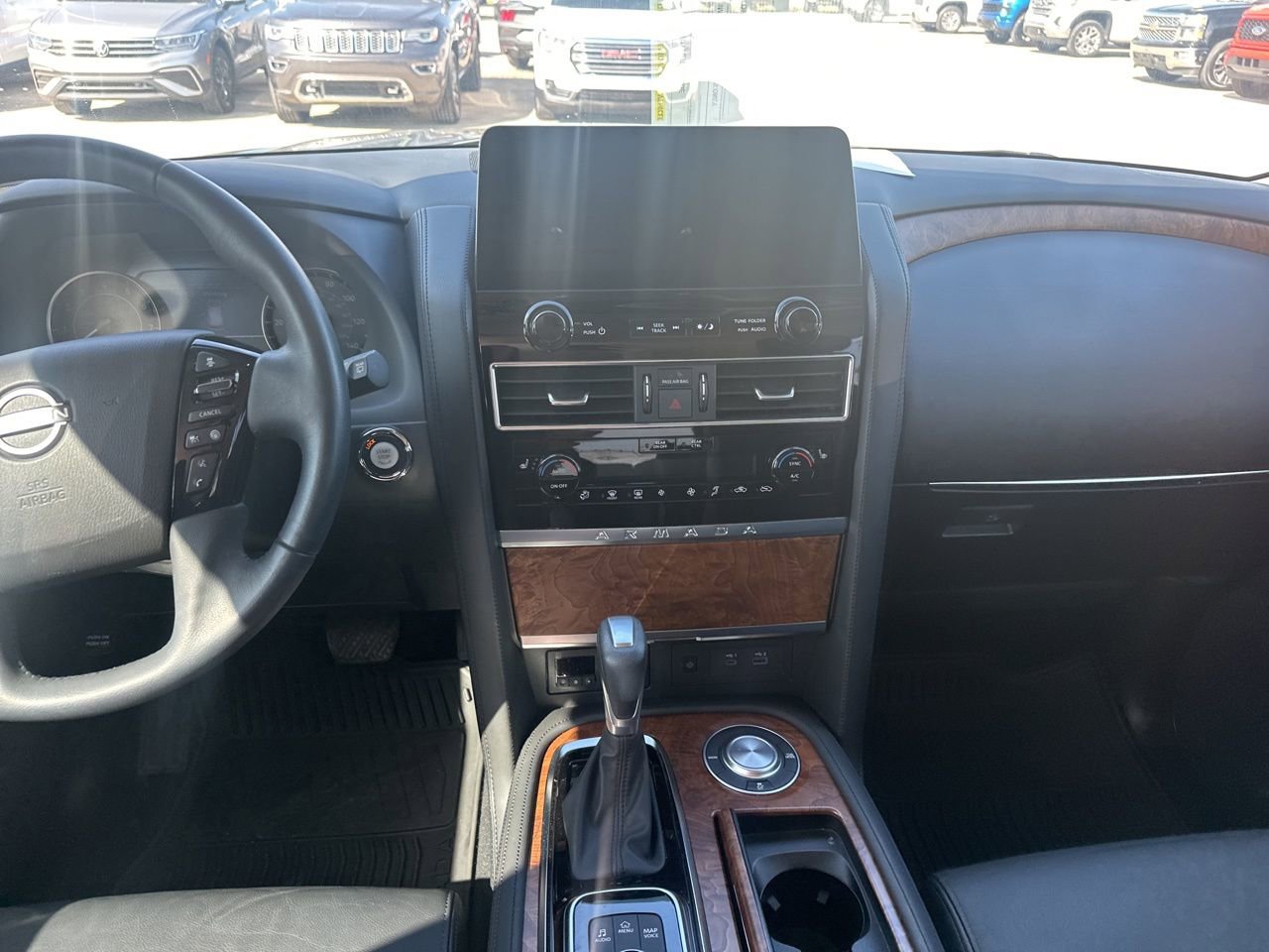 Used 2024 Nissan Armada SL w/ Captain's Chairs Package image 10