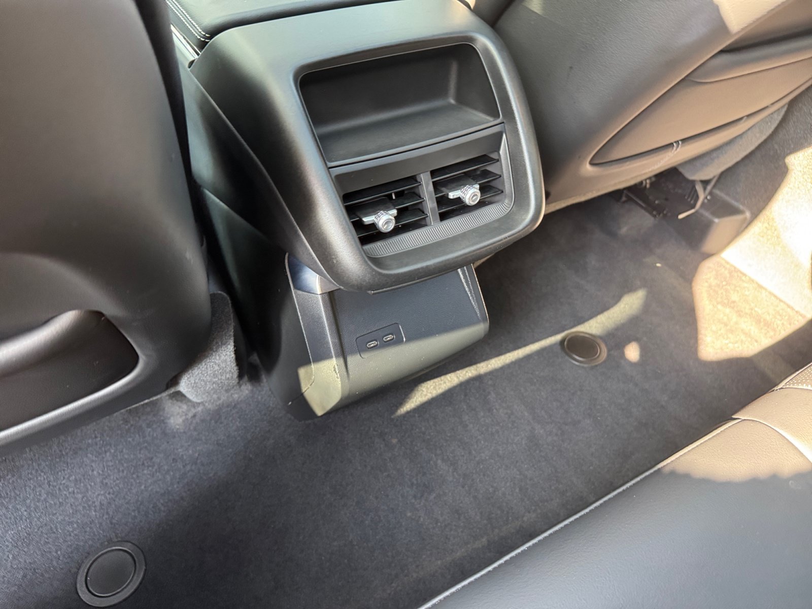 Used 2024 Cadillac Lyriq Luxury AWD/4WD image 13