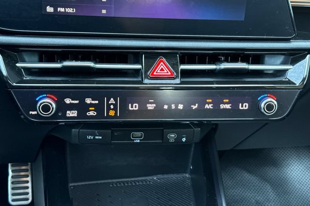 Certified 2025 Kia Niro EX Touring FWD image 27