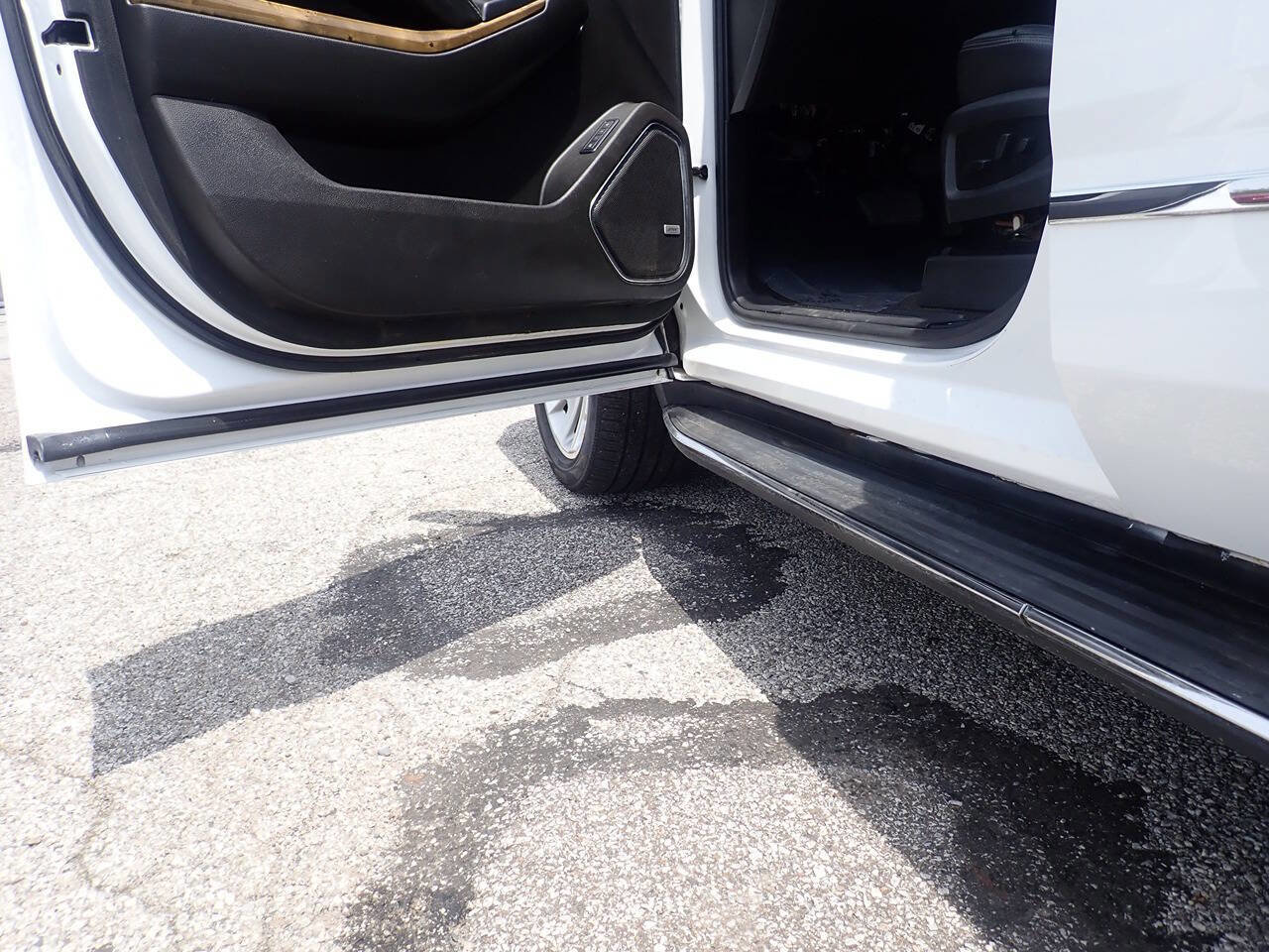 Used 2017 GMC Yukon XL Denali w/ Open Road Package image 16