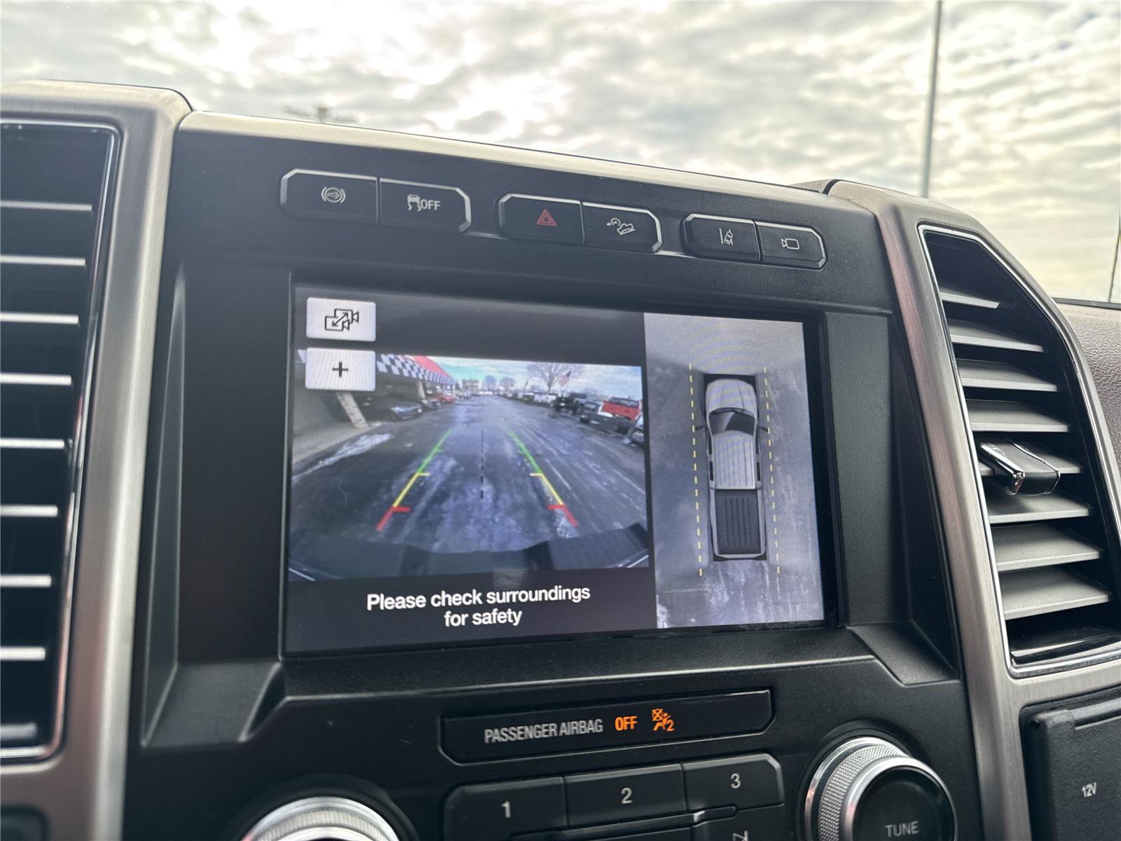 Used 2019 Ford F250 Platinum w/ Platinum Ultimate Package AWD/4WD image 24