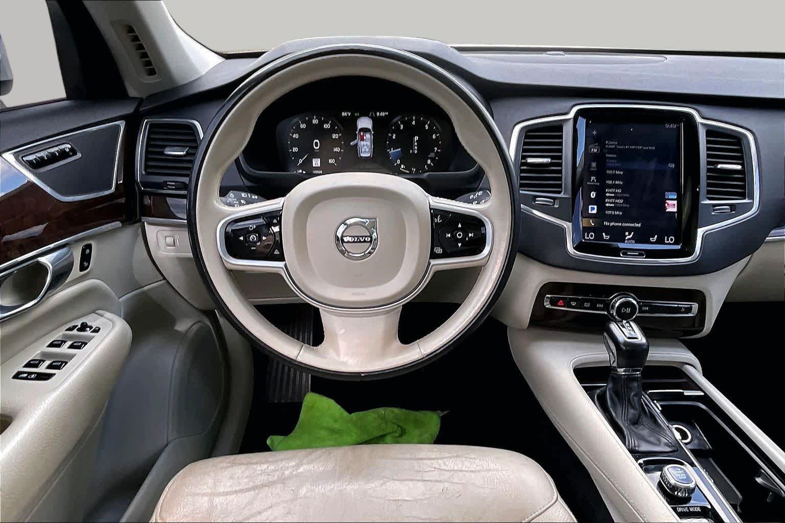 Used 2019 Volvo XC90 T6 Momentum w/ Advanced Package AWD/4WD image 6