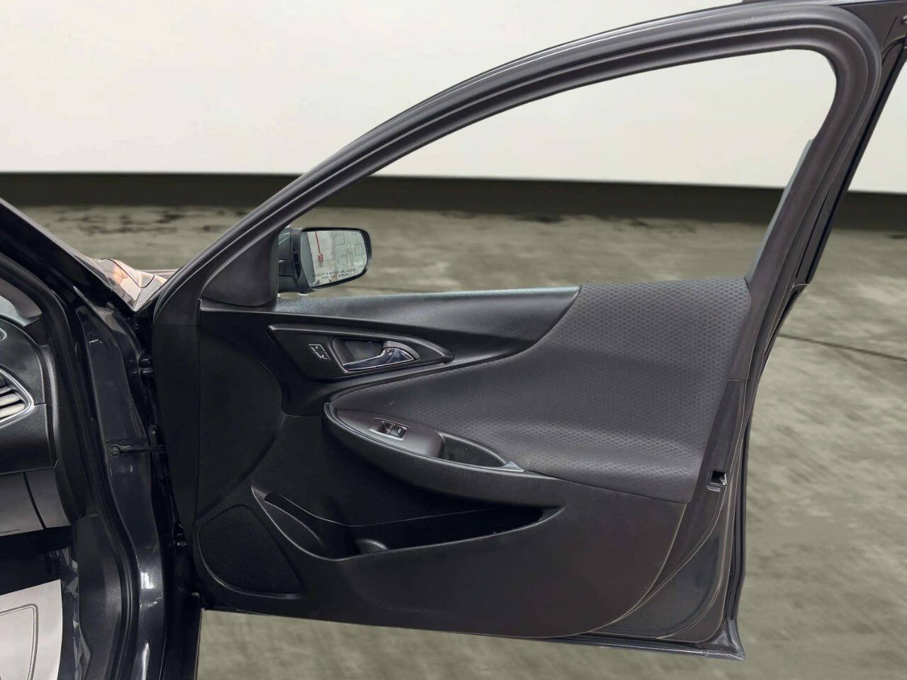 Used 2018 Chevrolet Malibu LT FWD image 20