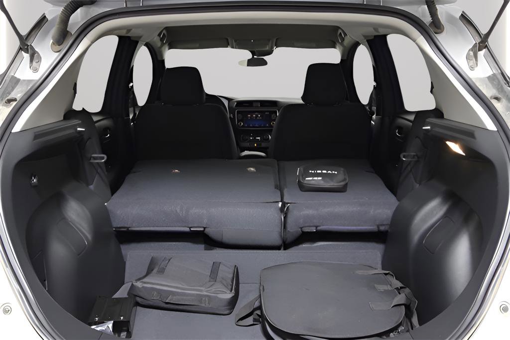 Used 2025 Nissan Leaf S image 11