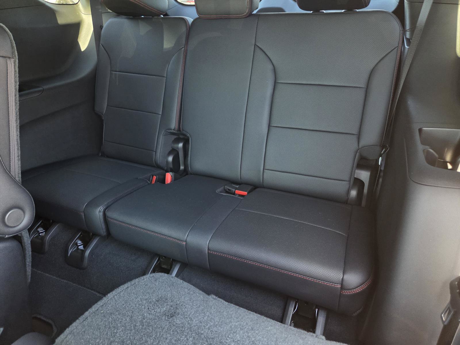 Used 2026 Chevrolet Traverse RS FWD image 19