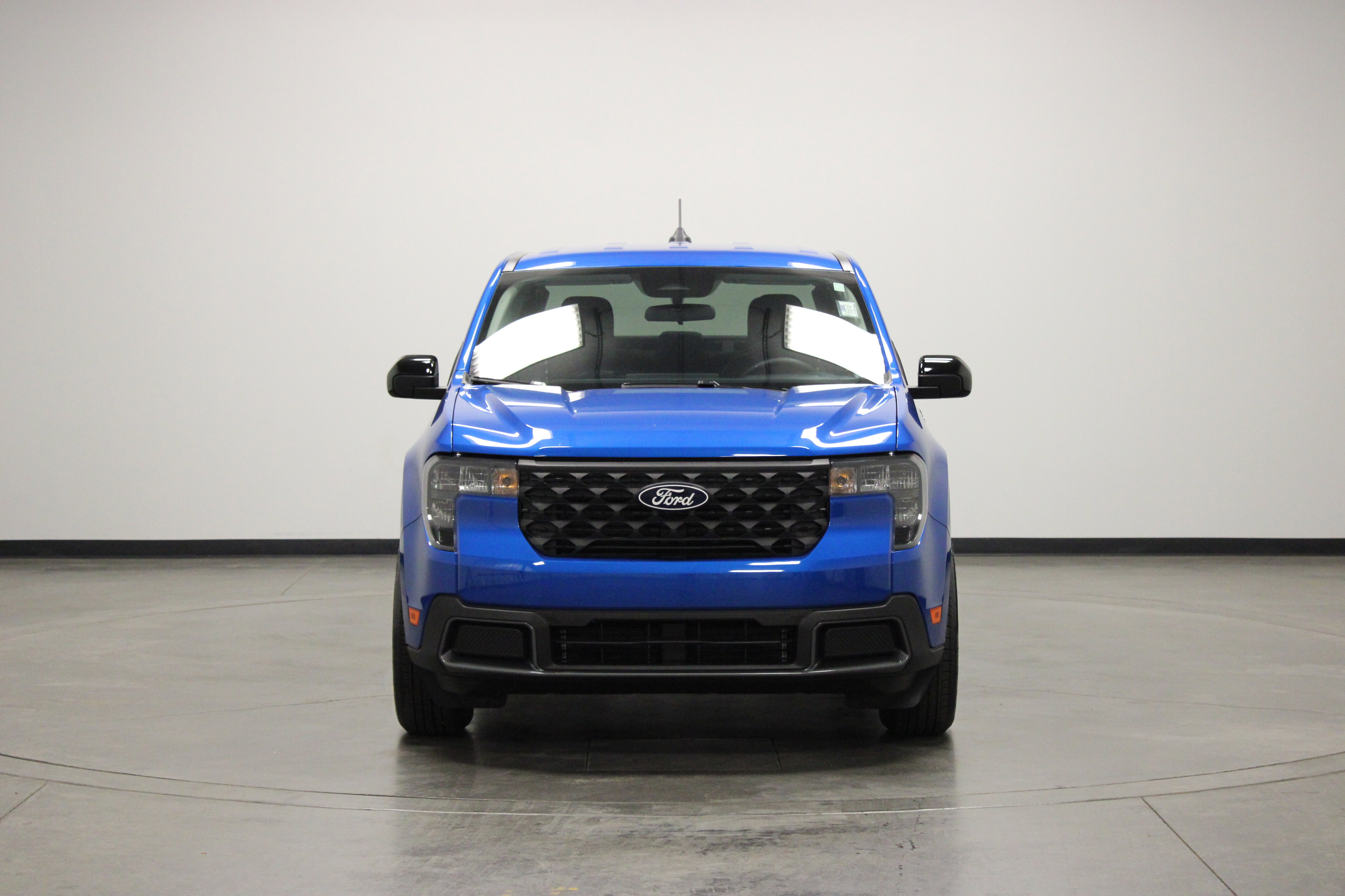 Used 2025 Ford Maverick XLT AWD/4WD image 3