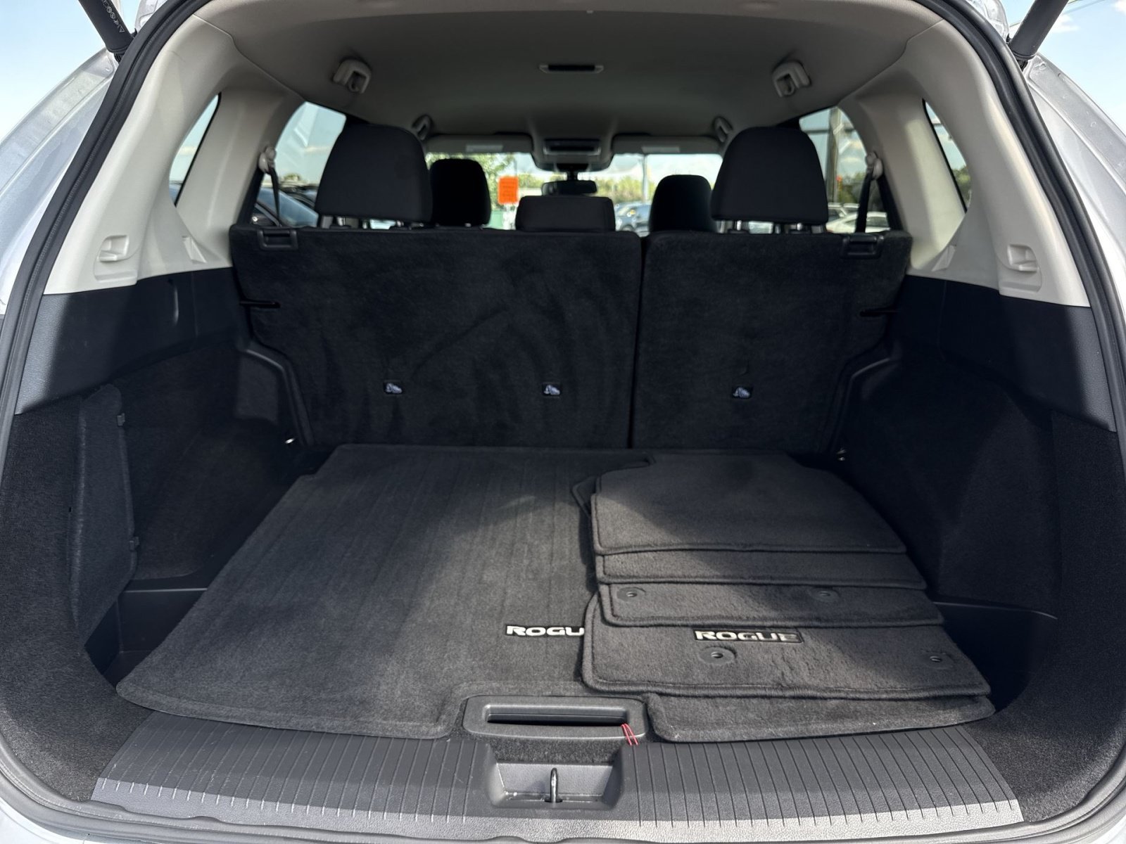 Used 2025 Nissan Rogue SV AWD/4WD image 25