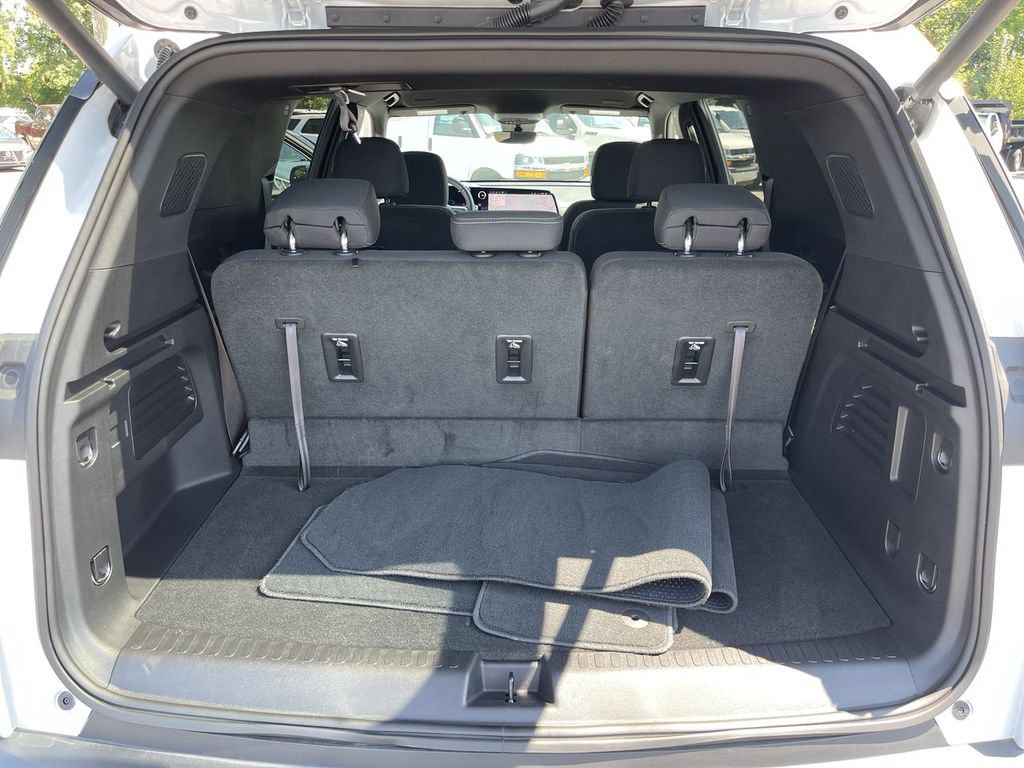 New 2026 Chevrolet Traverse LT w/ Midnight/Sport Edition FWD image 23
