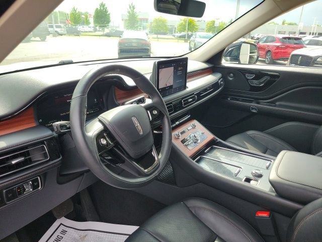 Certified 2024 Lincoln Aviator Reserve w/ Elements Package Plus AWD/4WD image 29