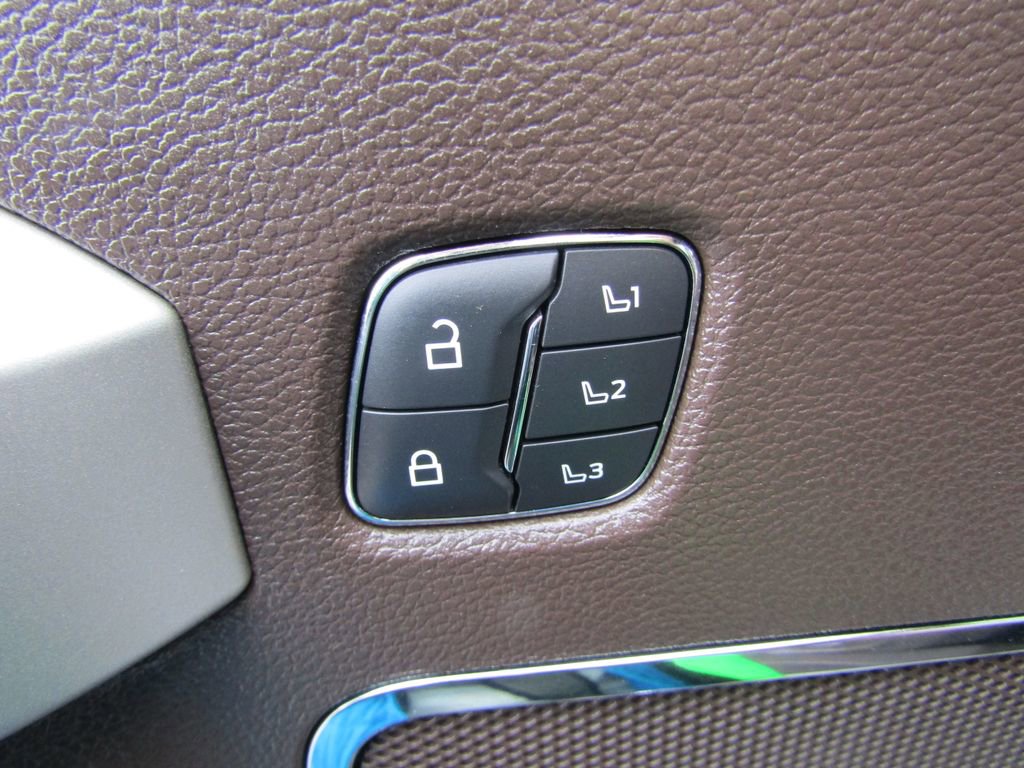 Used 2022 Ford F250 King Ranch w/ Chrome Package image 26