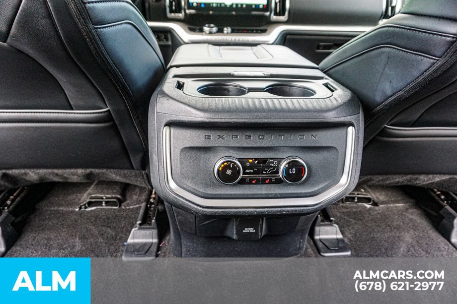 Used 2025 Ford Expedition Platinum AWD/4WD image 32