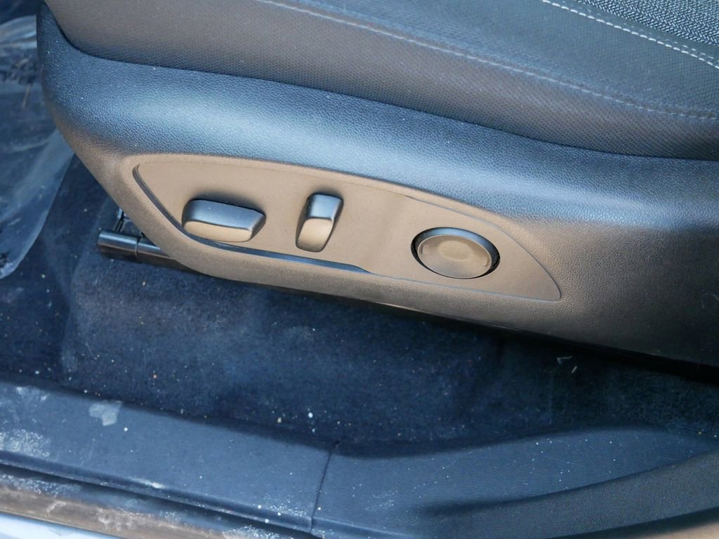 Used 2025 GMC Acadia Elevation image 17