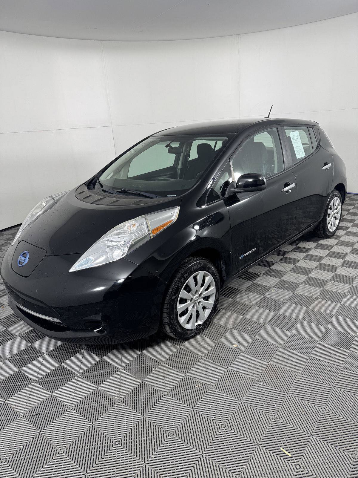 Used 2015 Nissan Leaf S w/ Charge Package image 1