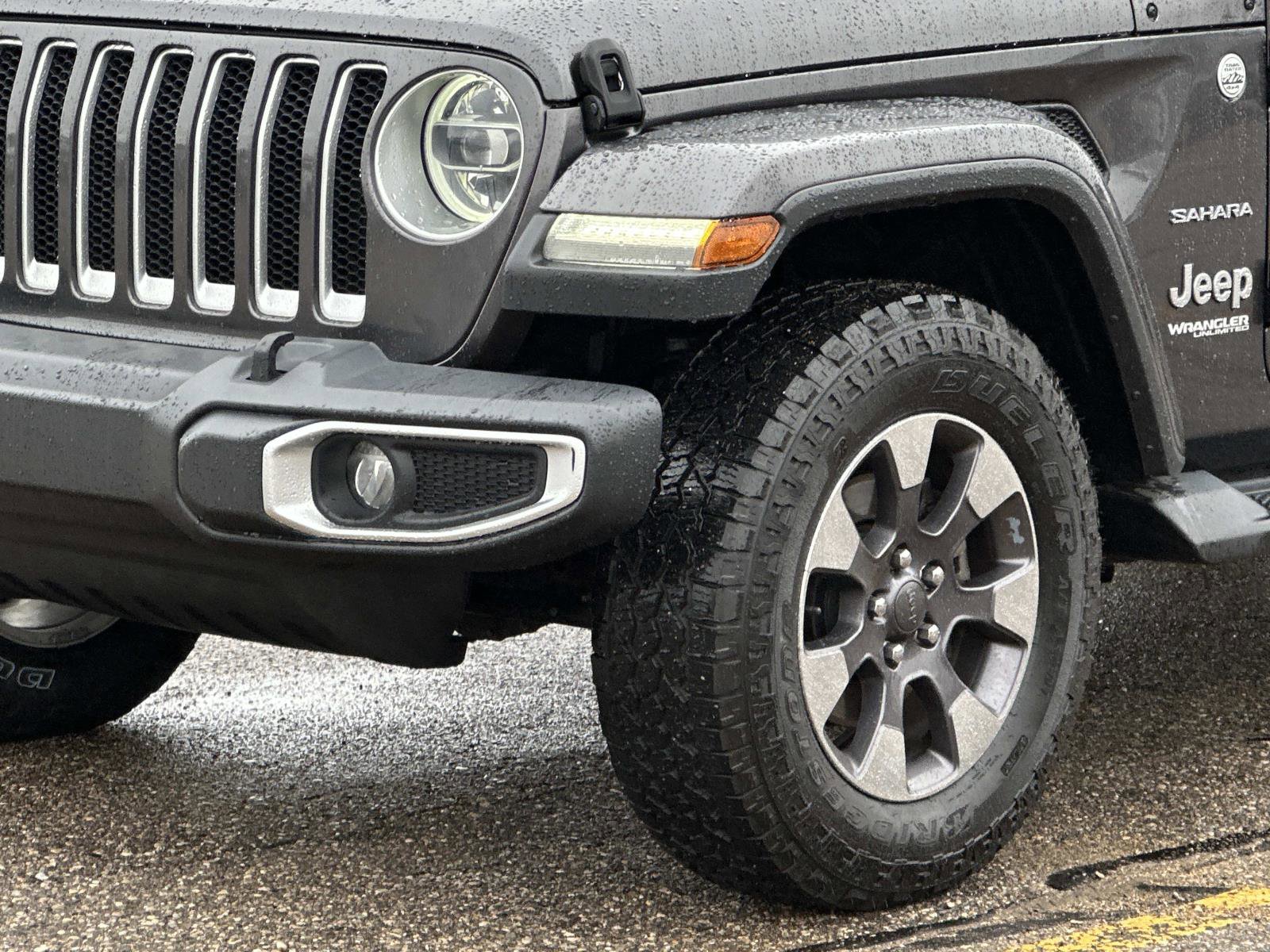 Used 2018 Jeep Wrangler Unlimited Sahara AWD/4WD image 7