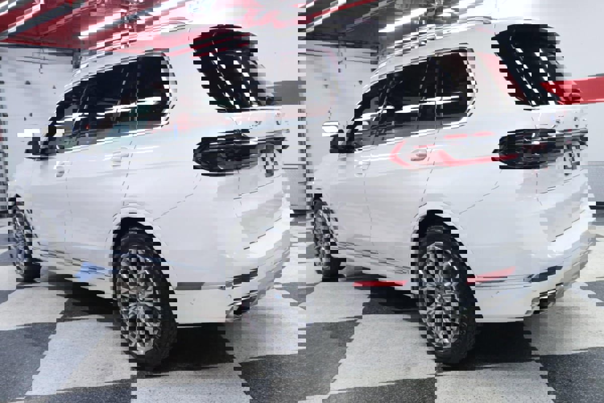 Used 2023 BMW X7 xDrive40i w/ Premium Package image 6