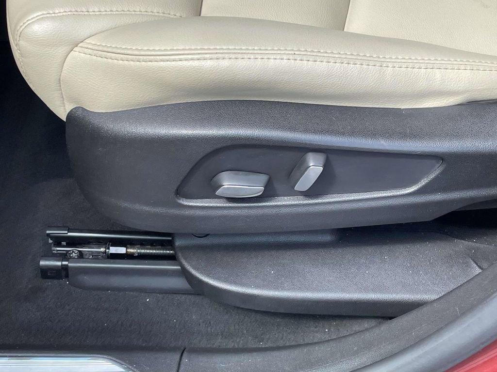 Used 2018 Cadillac XT5 AWD image 19