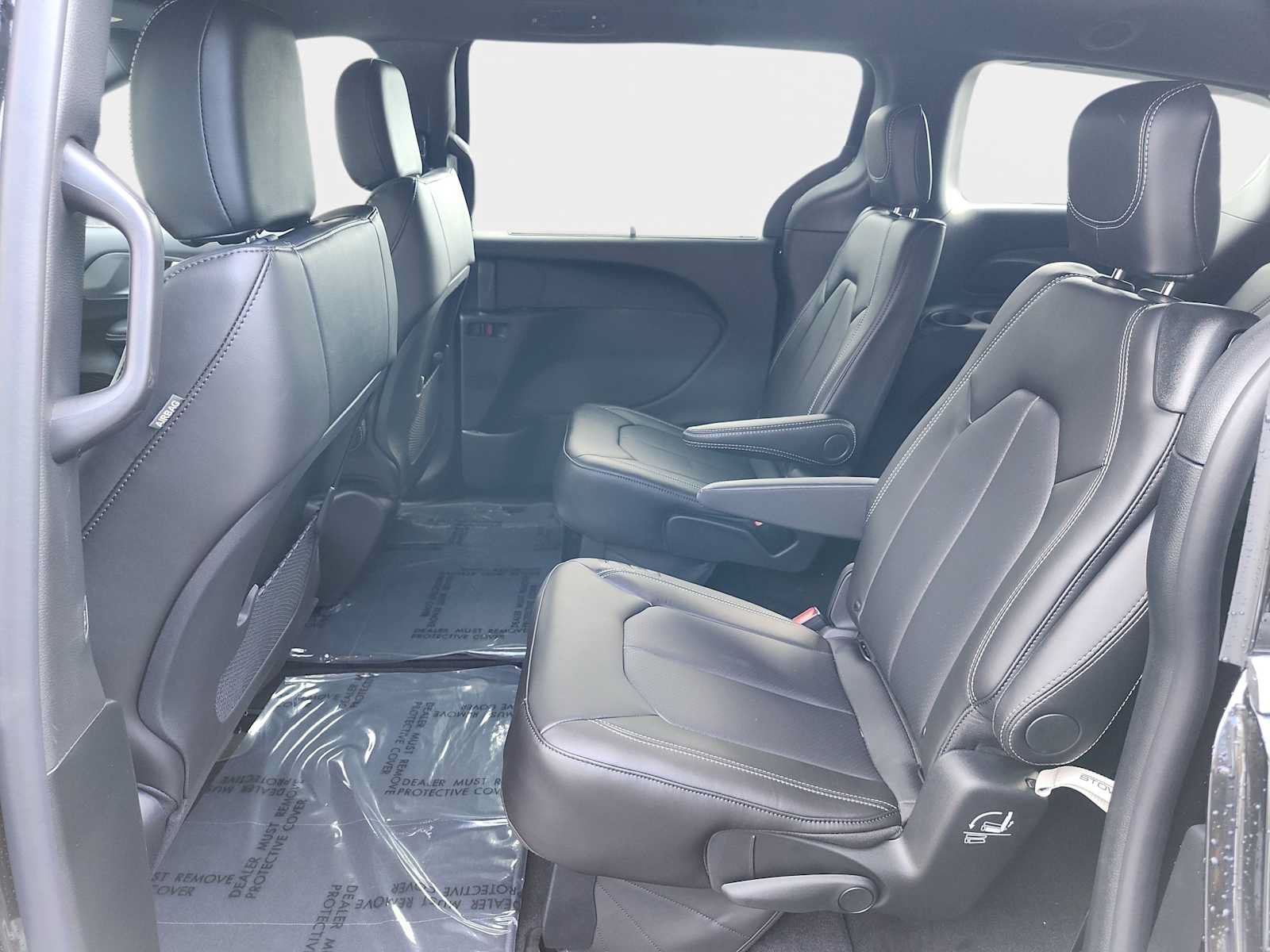New 2027 Chrysler Pacifica LX FWD image 15