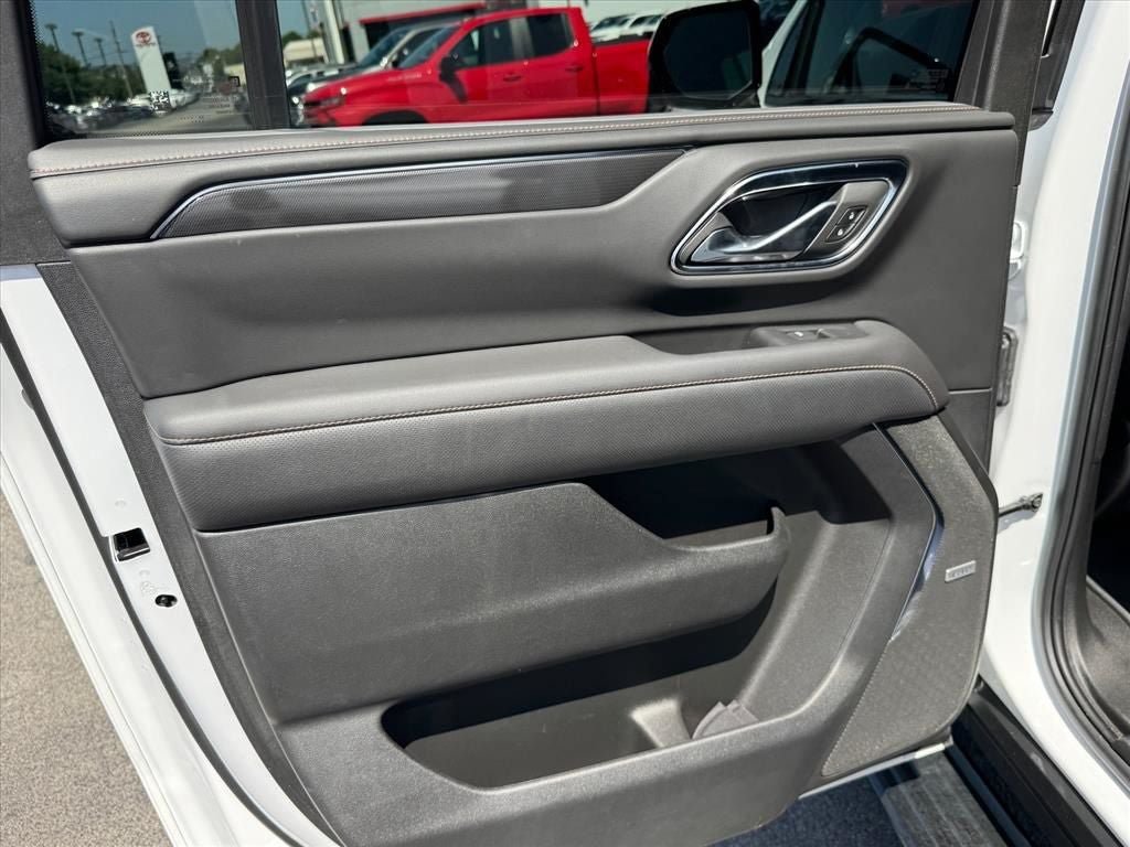 Used 2023 GMC Yukon XL AT4 w/ Technology Package AWD/4WD image 18