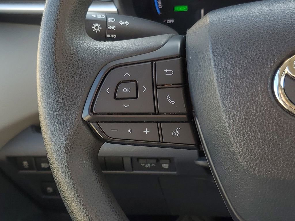 Used 2023 Toyota Sienna LE image 16