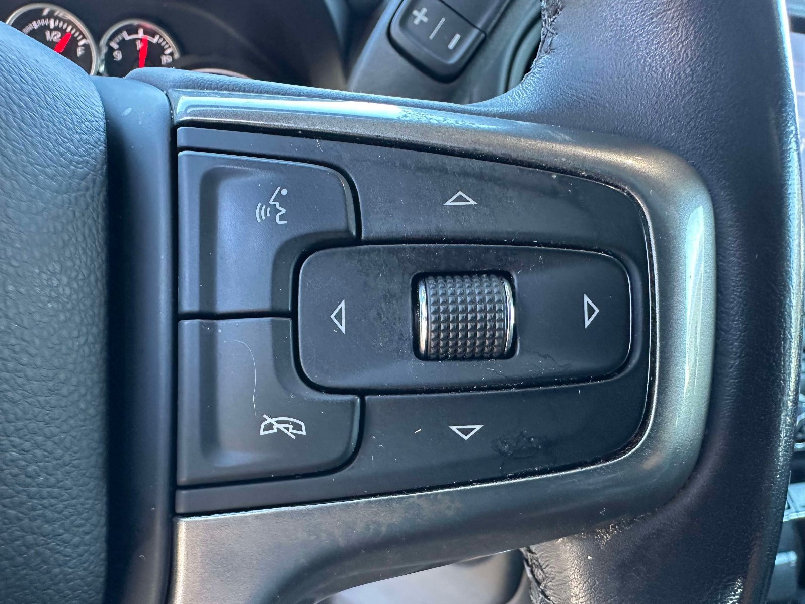 Used 2020 Chevrolet Silverado 1500 RST AWD/4WD image 12