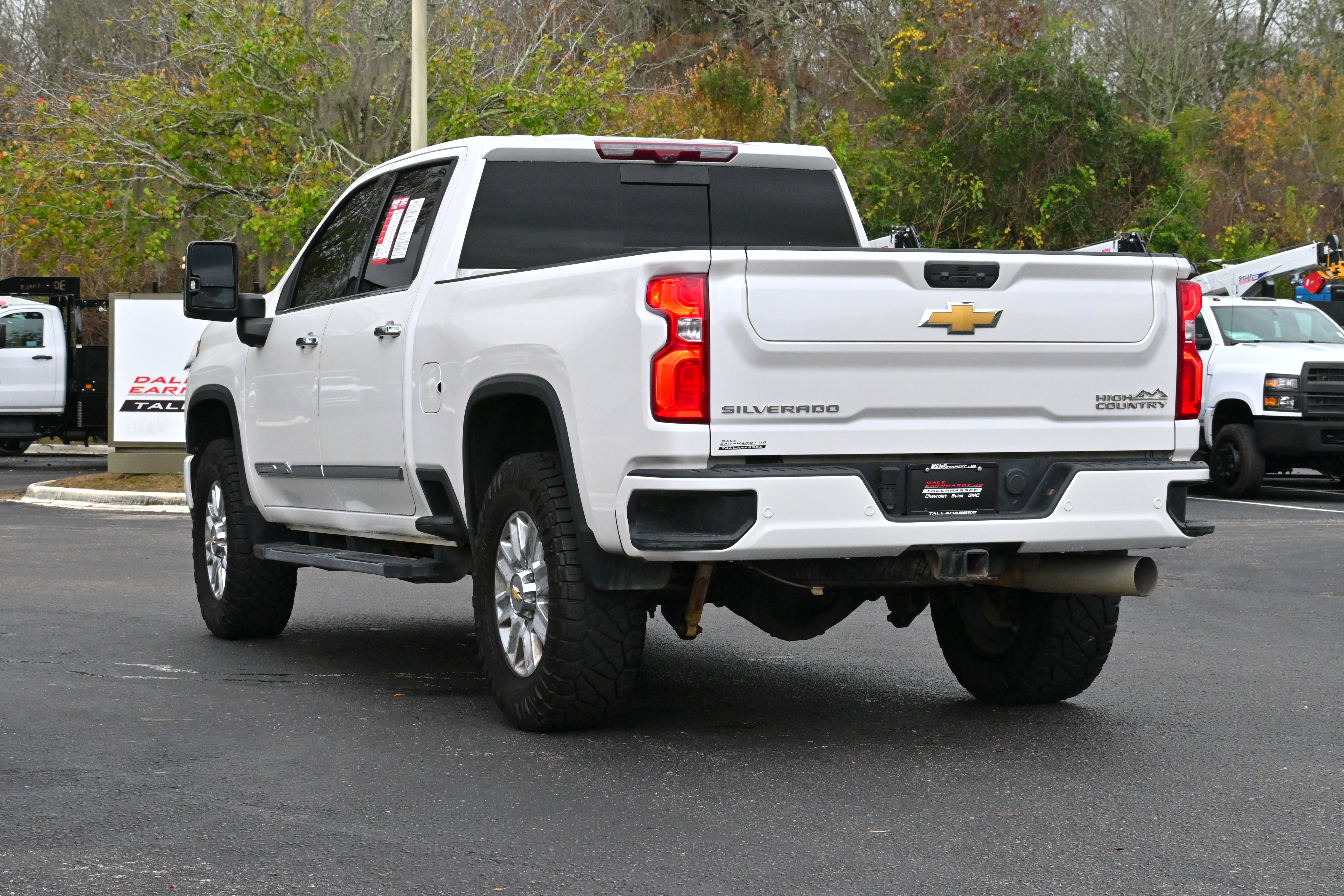 Used 2024 Chevrolet Silverado 2500 High Country w/ High Country Premium Package image 3