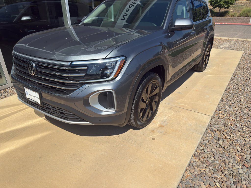 New 2025 Volkswagen Atlas SE image 1