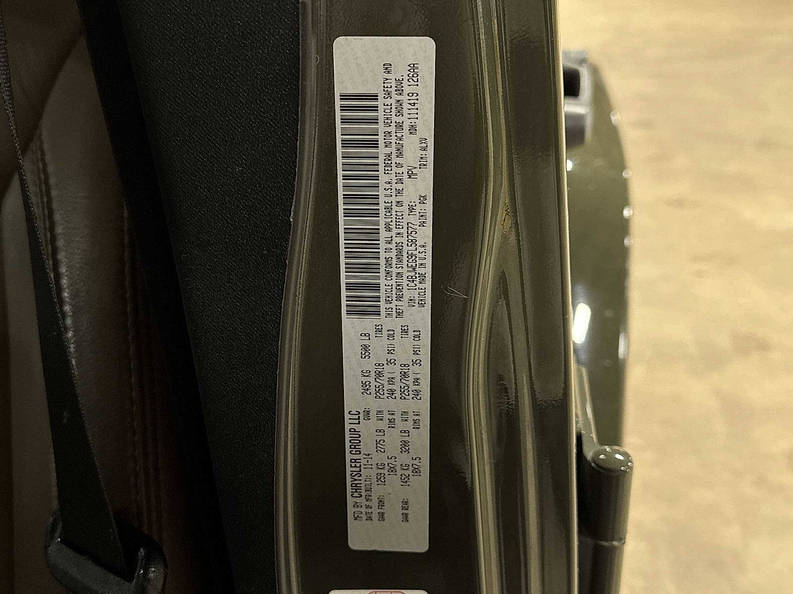 Used 2015 Jeep Wrangler Unlimited Sahara w/ Connectivity Group image 13