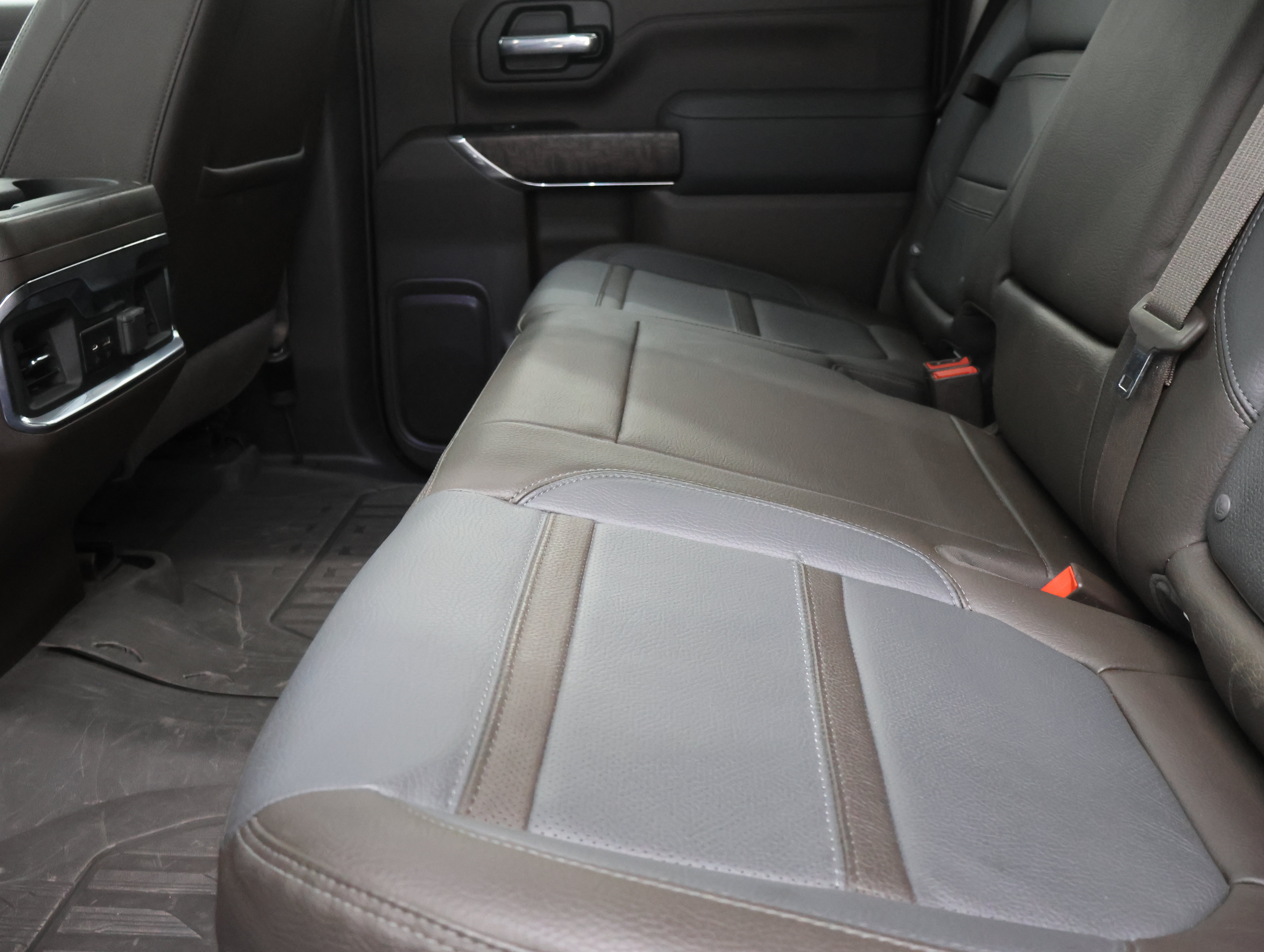 Used 2022 GMC Sierra 3500 Denali w/ Denali Ultimate Package AWD/4WD image 9