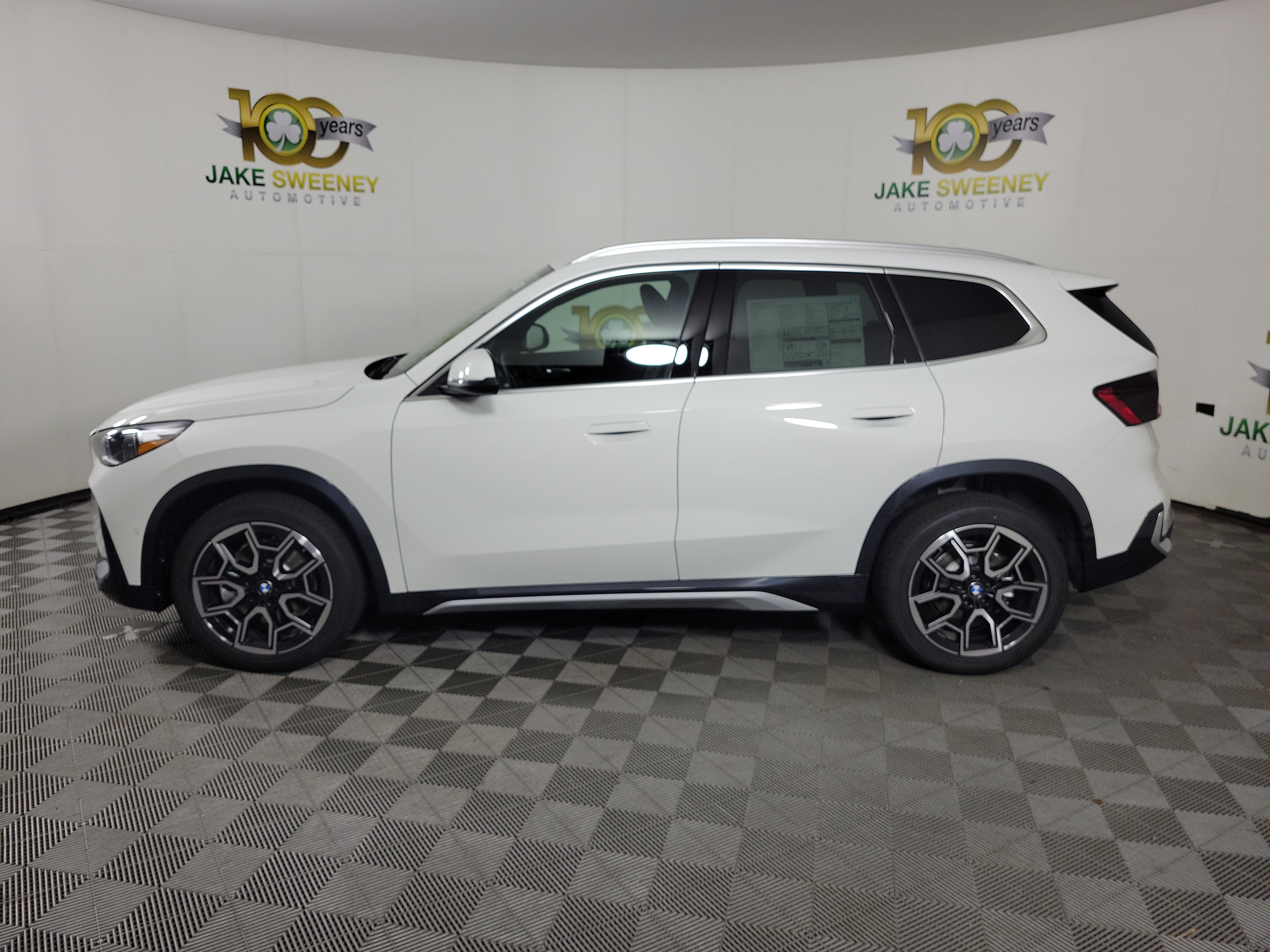 New 2027 BMW X1 xDrive28i AWD/4WD image 4