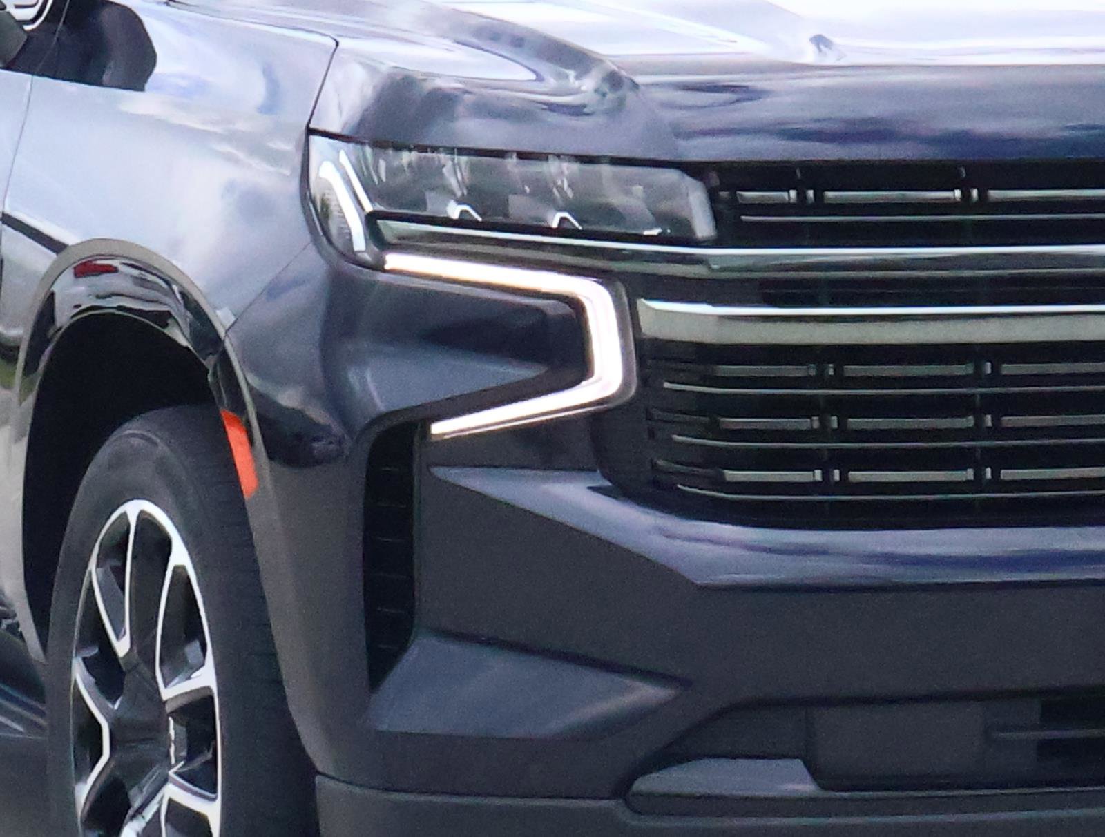 Used 2022 Chevrolet Tahoe RST w/ Luxury Package RWD image 9