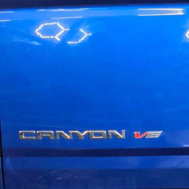 Used 2018 GMC Canyon SLE w/ SLE Convenience Package image 9